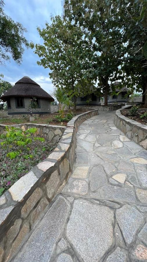 Gipir And Labongo Safari Lodge Ltd Pakwach Exterior foto