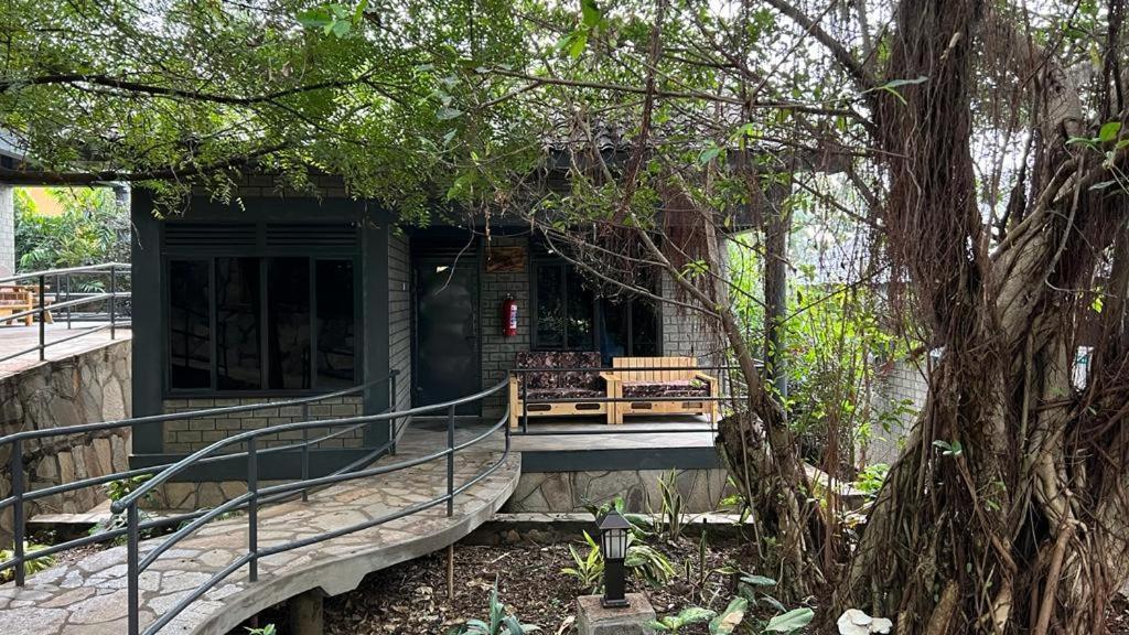Gipir And Labongo Safari Lodge Ltd Pakwach Exterior foto