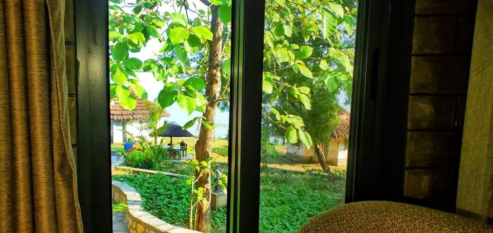 Gipir And Labongo Safari Lodge Ltd Pakwach Exterior foto