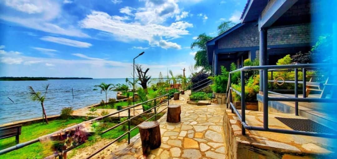 Gipir And Labongo Safari Lodge Ltd Pakwach Exterior foto
